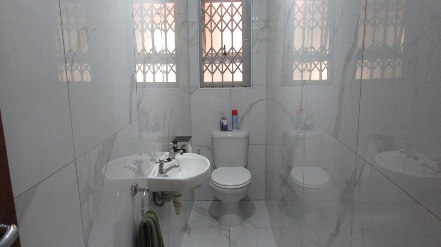 4 Bedroom Property for Sale in Montevideo Western Cape
